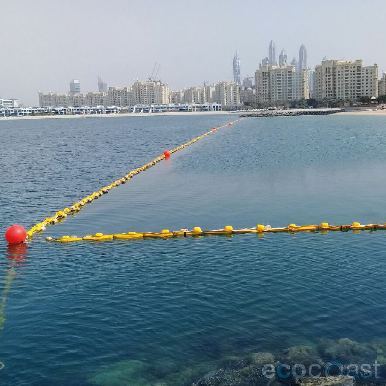 Ecobarrier Jellyfish Safety Net instalada en zona costera con malla de PE y flotadores de alta flotabilidad